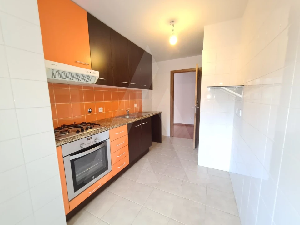 Apartamento T2 para Arrendamento em Aradas Foto 3