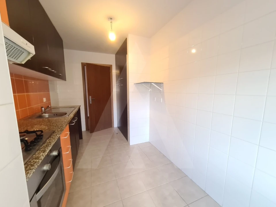 Apartamento T2 para Arrendamento em Aradas Foto 4