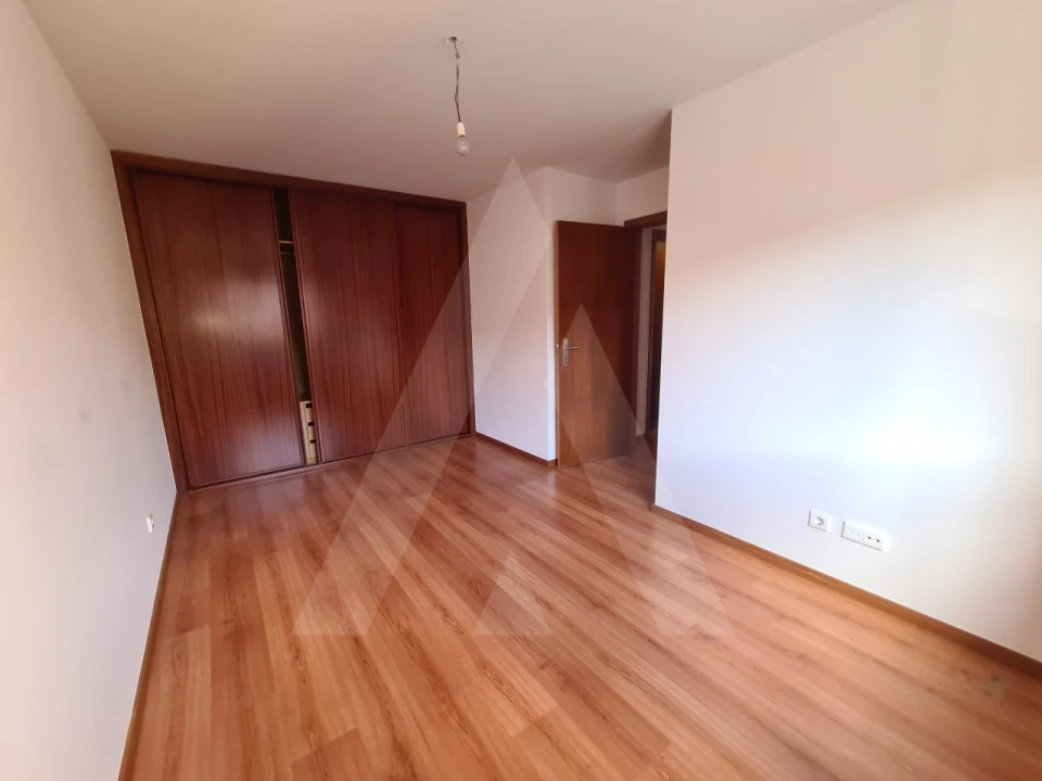 Apartamento T2 para Arrendamento em Aradas Foto 8