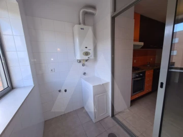 Apartamento T2 para Arrendamento em Aradas