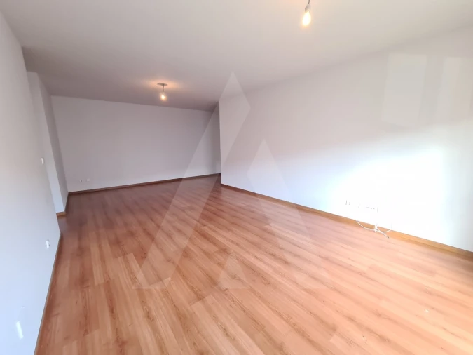 Apartamento T2 para Arrendamento em Aradas Foto 2