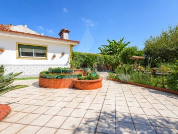 Moradia T3 para Venda em Esgueira