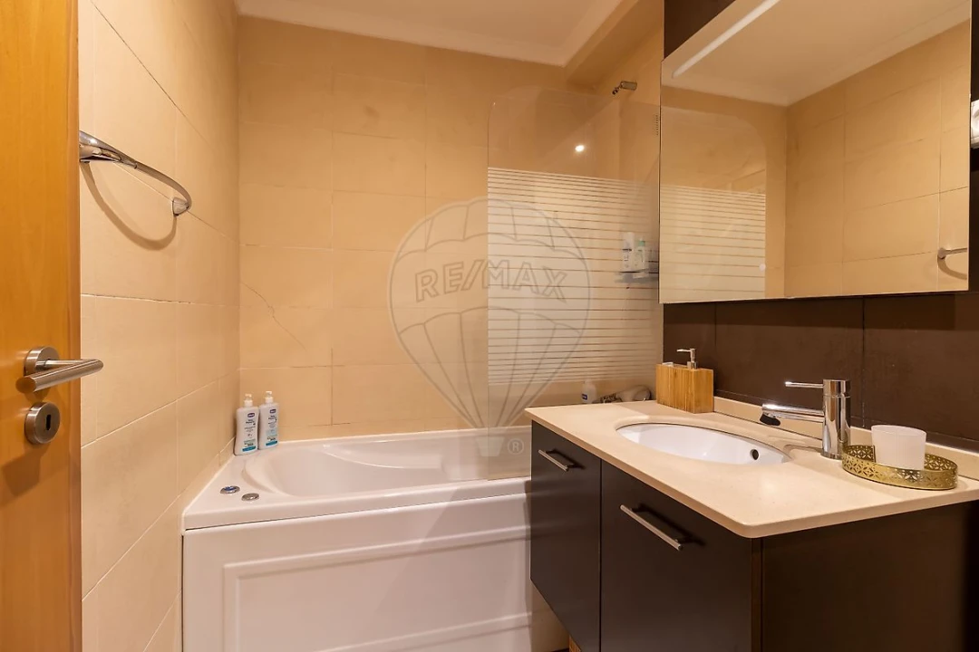 Apartamento T2 para Venda em Santo António dos Cavaleiros e Frielas Foto 14