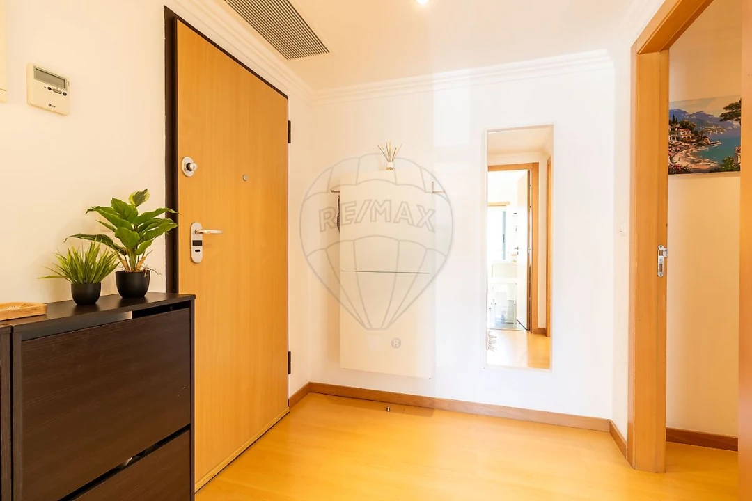 Apartamento T2 para Venda em Santo António dos Cavaleiros e Frielas Foto 5