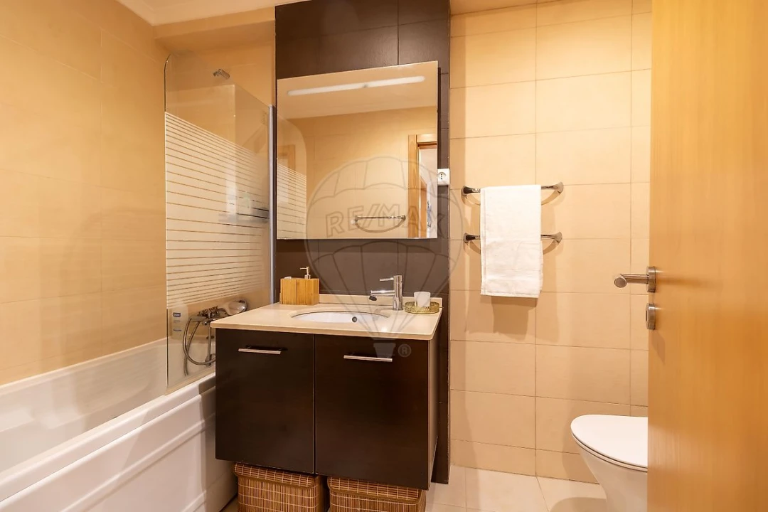 Apartamento T2 para Venda em Santo António dos Cavaleiros e Frielas Foto 13