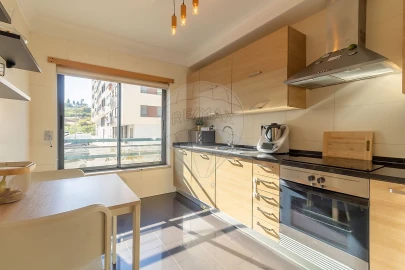 Apartamento T2 para Venda em Santo António dos Cavaleiros e Frielas
