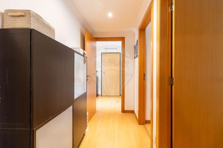 Apartamento T2 para Venda em Santo António dos Cavaleiros e Frielas Foto 12