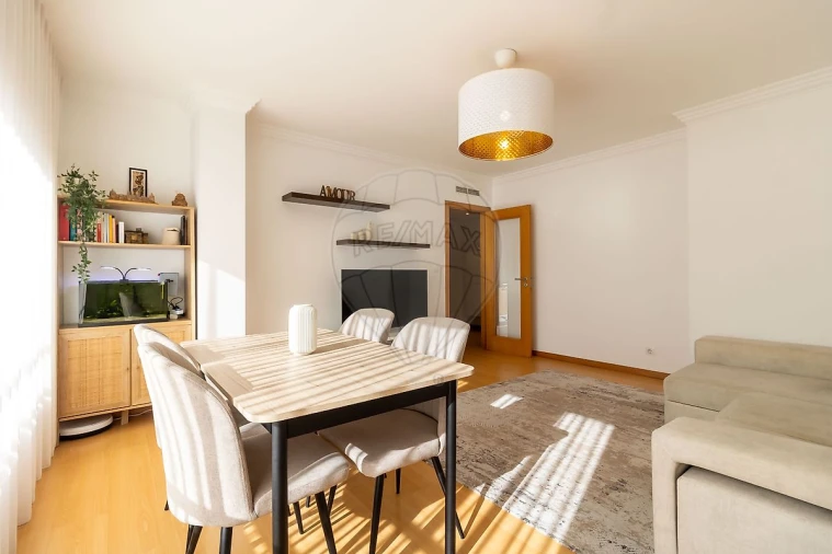 Apartamento T2 para Venda em Santo António dos Cavaleiros e Frielas Foto 10