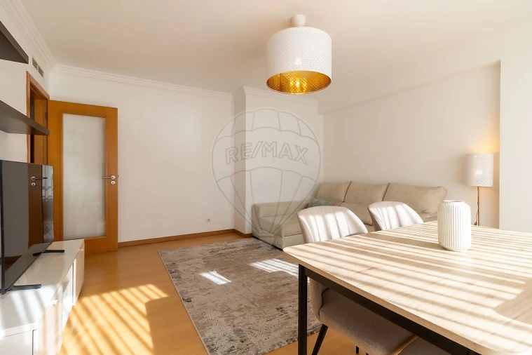 Apartamento T2 para Venda em Santo António dos Cavaleiros e Frielas Foto 11