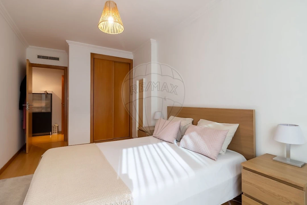 Apartamento T2 para Venda em Santo António dos Cavaleiros e Frielas Foto 19