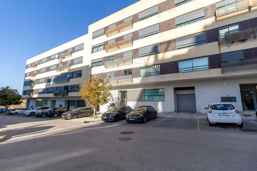 Apartamento T2 para Venda em Santo António dos Cavaleiros e Frielas Foto 1