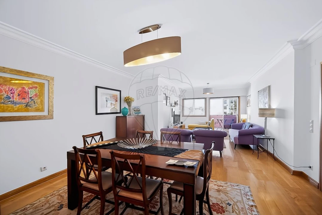 Apartamento T4 para Venda em Carnide Foto 2