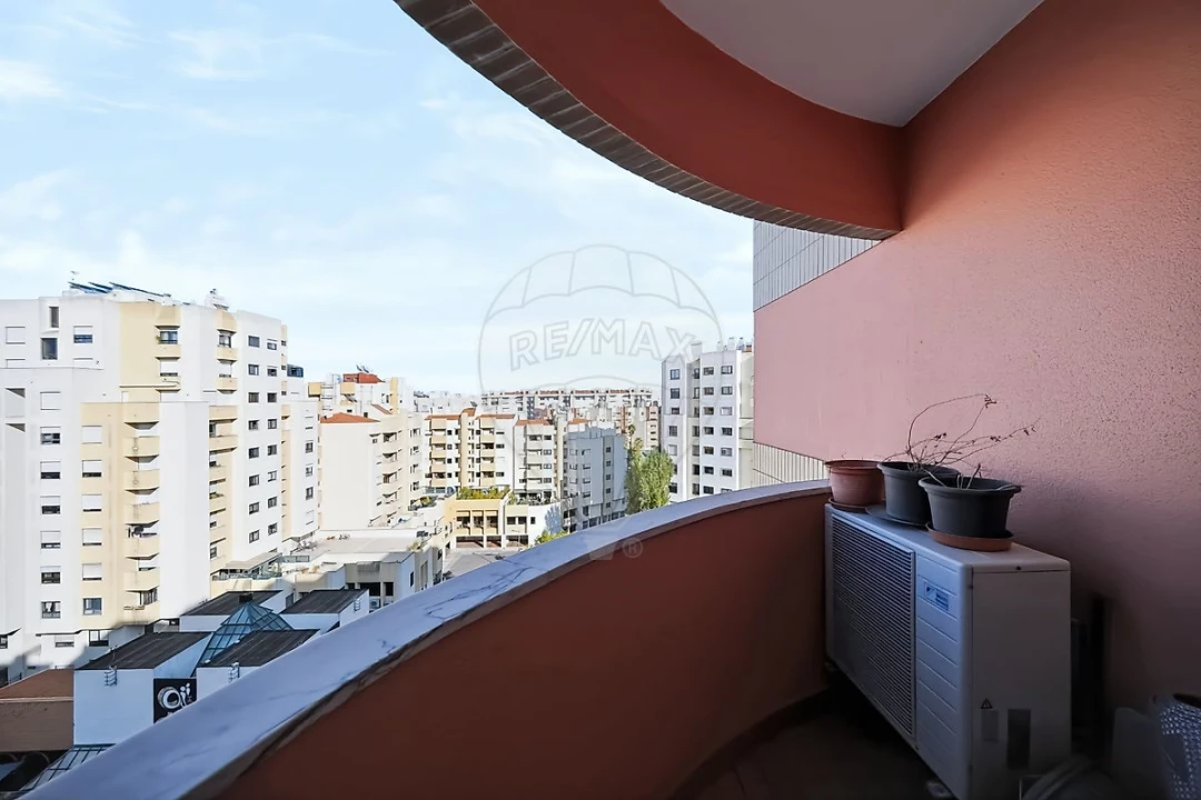 Apartamento T4 para Venda em Carnide Foto 21