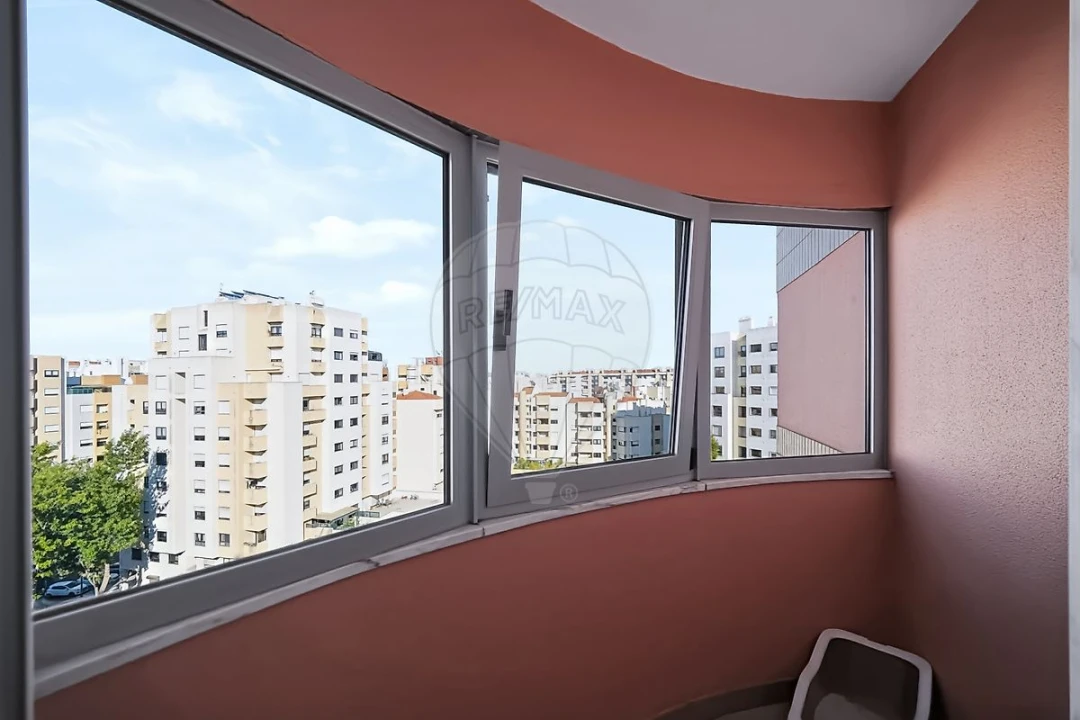 Apartamento T4 para Venda em Carnide Foto 17