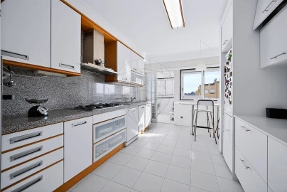 Apartamento T4 para Venda em Carnide