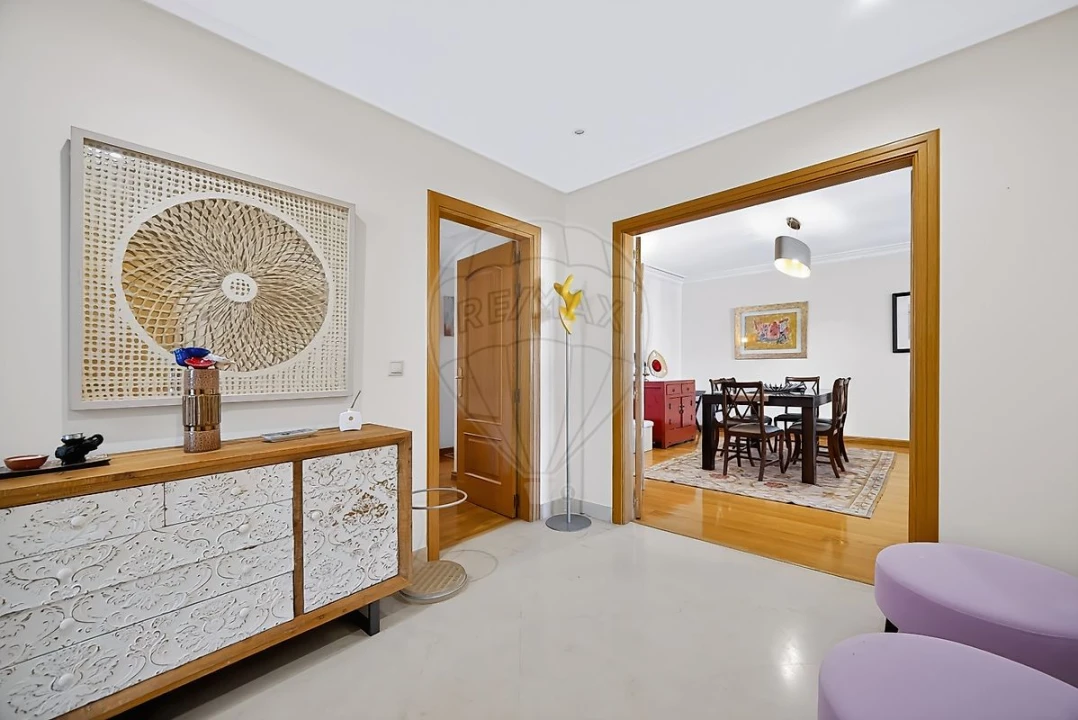 Apartamento T4 para Venda em Carnide Foto 1
