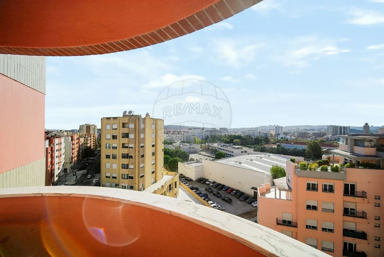 Apartamento T4 para Venda em Carnide Foto 12
