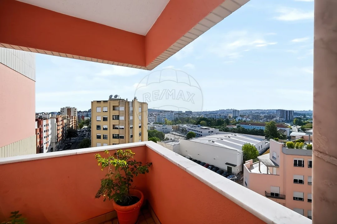 Apartamento T4 para Venda em Carnide Foto 22