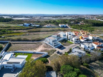 Moradia T5 para Venda em A dos Cunhados e Maceira