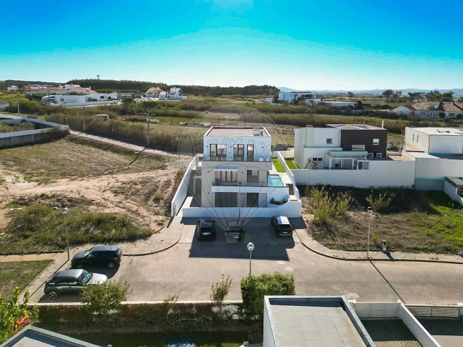 Moradia T5 para Venda em A dos Cunhados e Maceira Foto 13