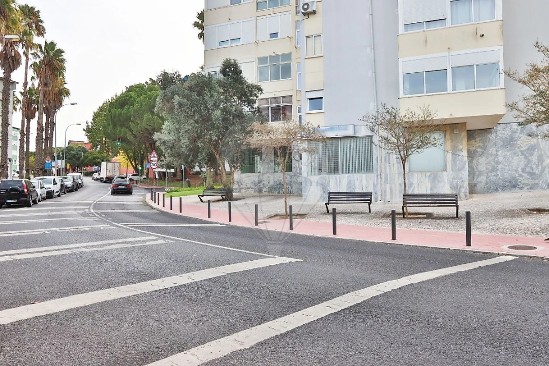 Loja para Venda em Oeiras e São Julião da Barra, Paço de Arcos e Caxias Foto 11