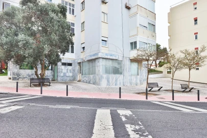 Loja para Venda em Oeiras e São Julião da Barra, Paço de Arcos e Caxias