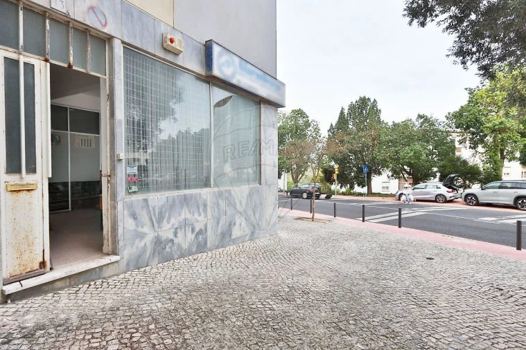 Loja para Venda em Oeiras e São Julião da Barra, Paço de Arcos e Caxias Foto 9