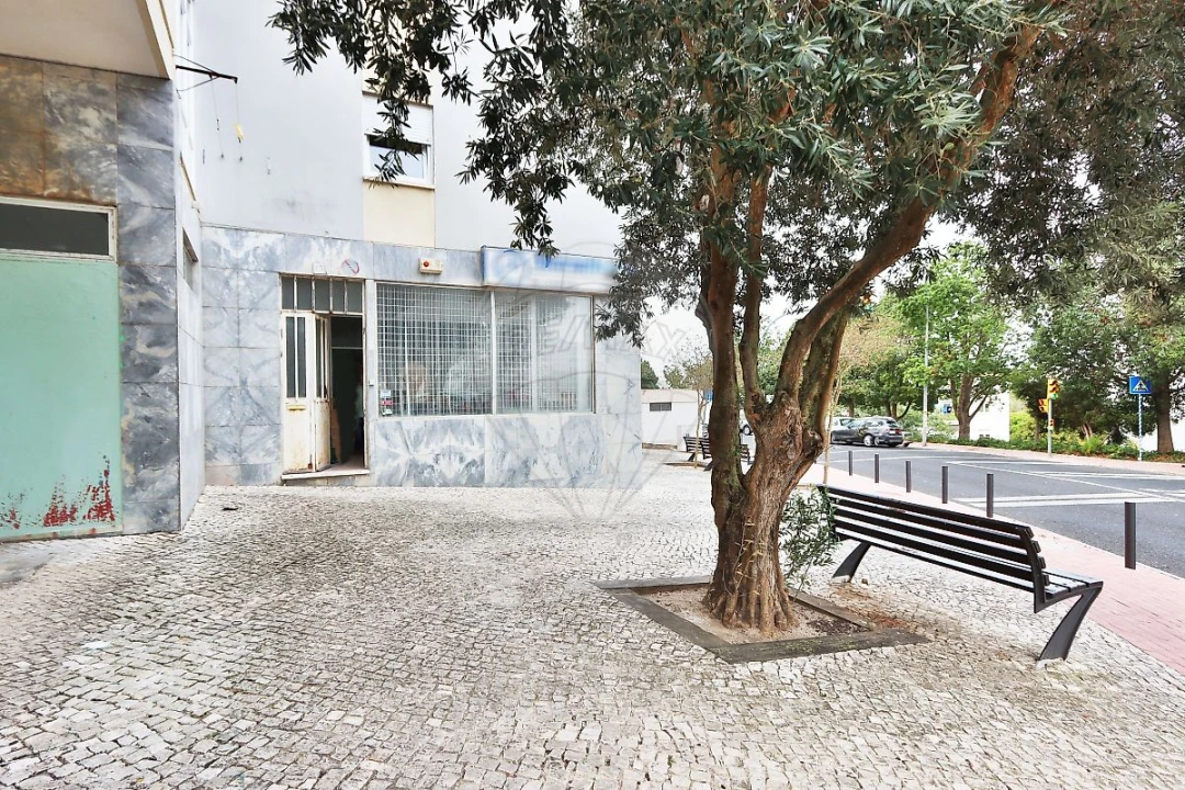 Loja para Venda em Oeiras e São Julião da Barra, Paço de Arcos e Caxias Foto 1