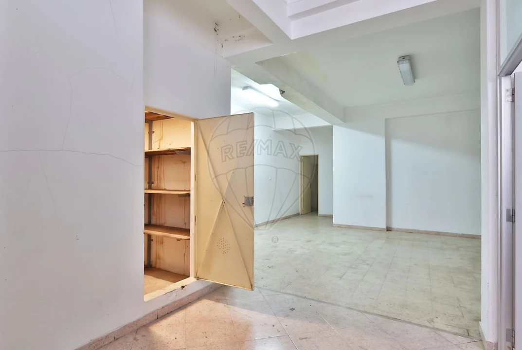 Loja para Venda em Oeiras e São Julião da Barra, Paço de Arcos e Caxias Foto 5
