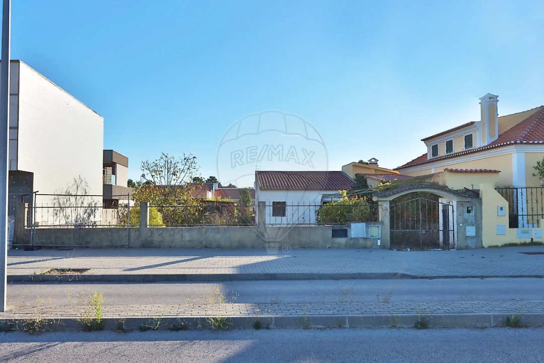 Terreno para Venda em Quinta do Conde Foto 1