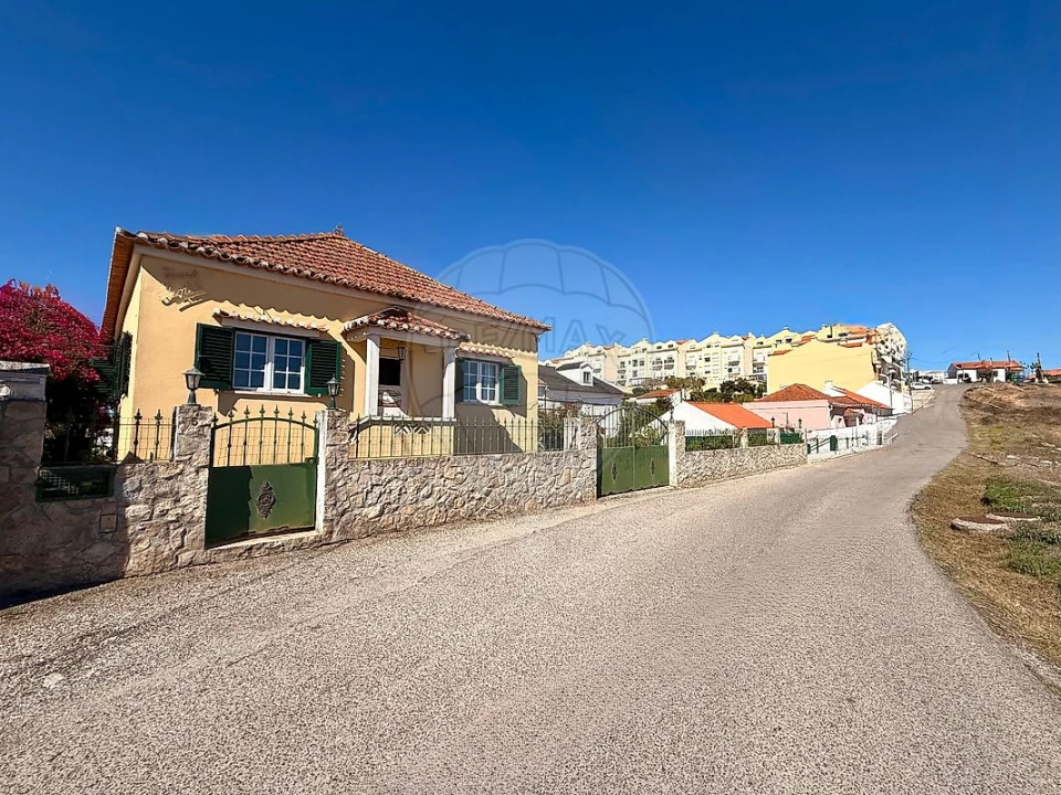 Moradia T2 para Venda em Santa Maria, São Pedro e Matacães Foto 5
