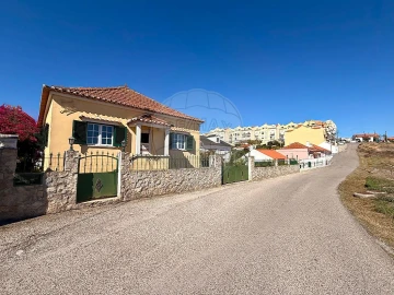 Moradia T2 para Venda em Santa Maria, São Pedro e Matacães
