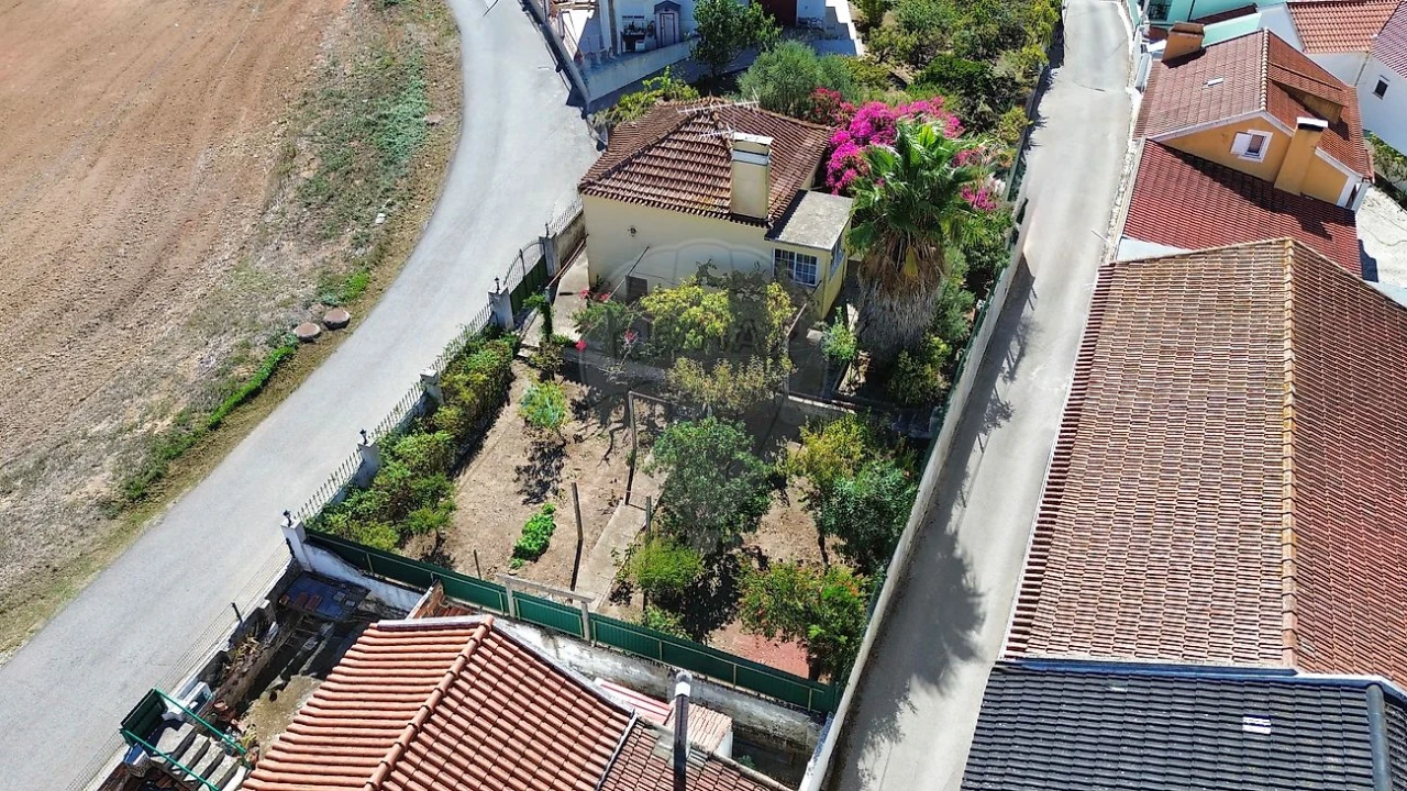 Moradia T2 para Venda em Santa Maria, São Pedro e Matacães Foto 3
