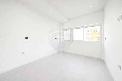 Apartamento T2 para Venda em Alto do Seixalinho, Santo André e Verderena