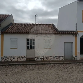 Moradia T3 para Venda em Mora