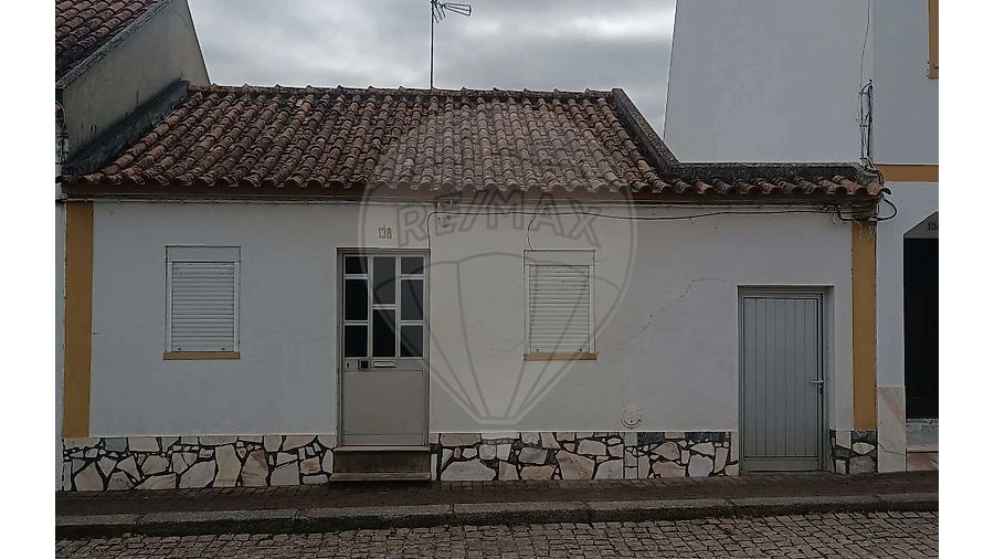Moradia T3 para Venda em Mora