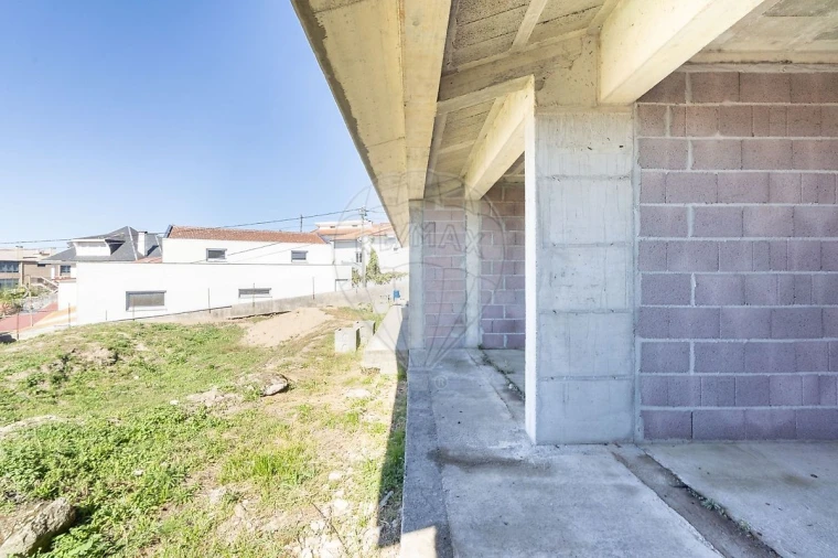Moradia T3 para Venda em Cesar Foto 22