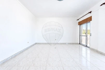 Apartamento T2 para Venda em Castanheira do Ribatejo e Cachoeiras