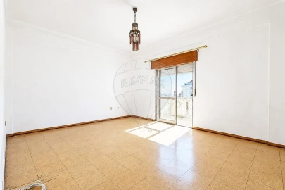 Apartamento T2 para Venda em Castanheira do Ribatejo e Cachoeiras