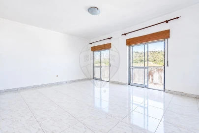 Apartamento T2 para Venda em Castanheira do Ribatejo e Cachoeiras