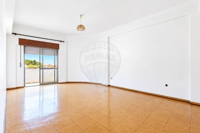 Apartamento T2 para Venda em Castanheira do Ribatejo e Cachoeiras