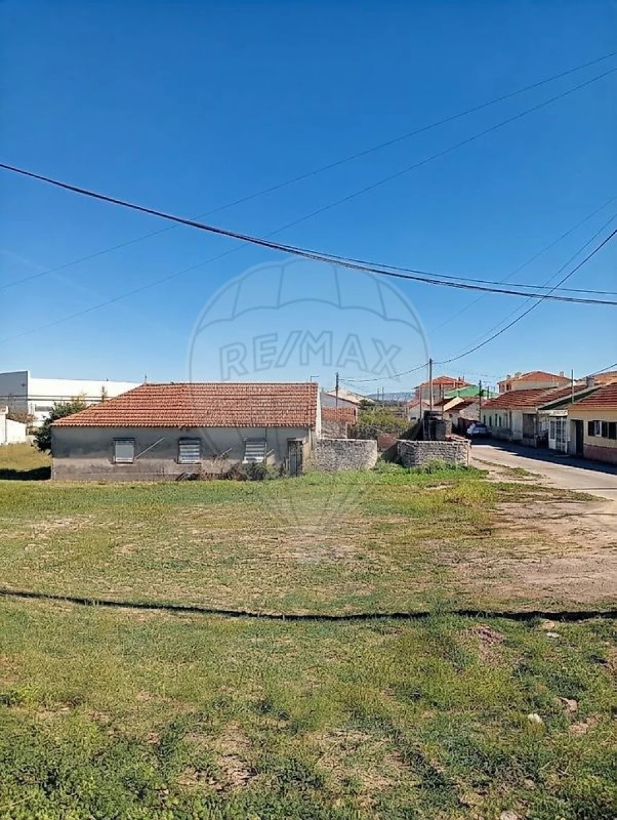 Moradia T0 para Venda em Oliveirinha Foto 4