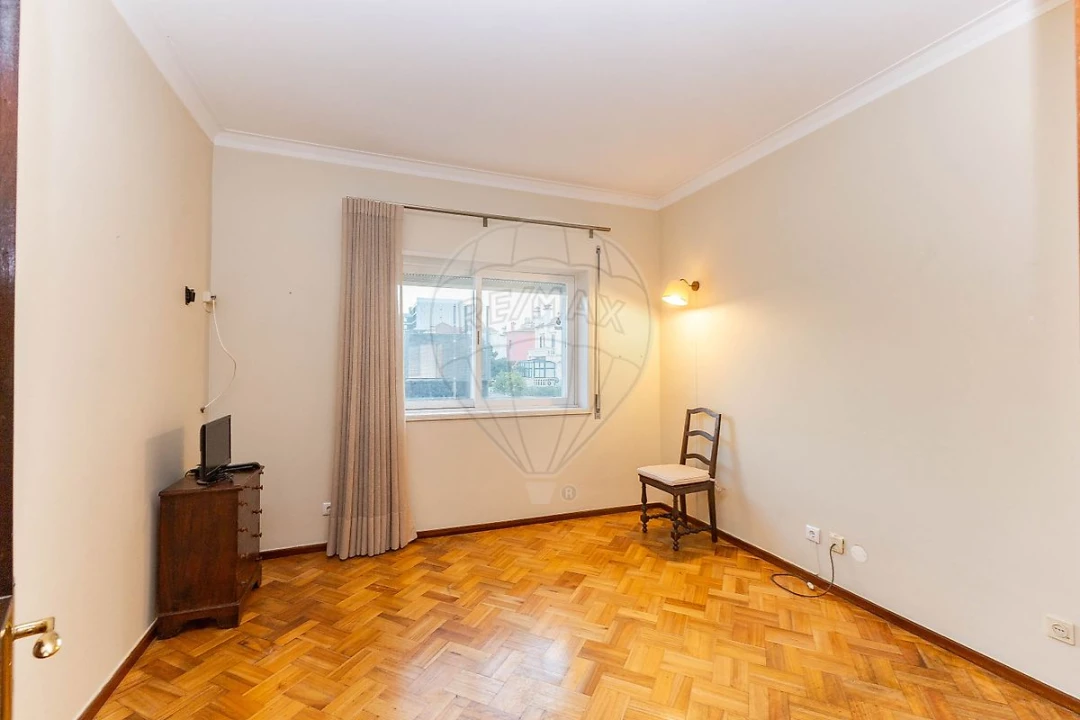Armazém para Arrendamento em Paranhos Foto 2