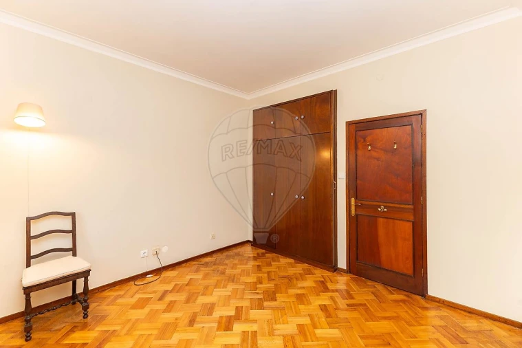 Armazém para Arrendamento em Paranhos Foto 3