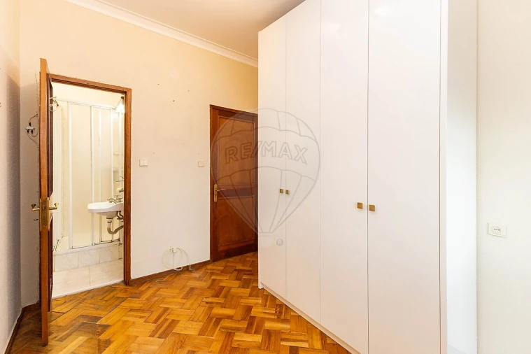 Armazém para Arrendamento em Paranhos Foto 3