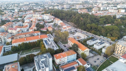 Armazém para Arrendamento em Paranhos