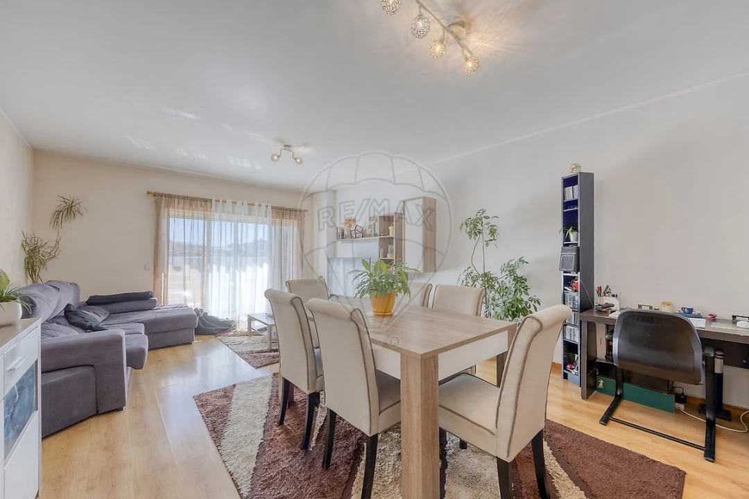 Apartamento T2 para Venda em Canelas Foto 3