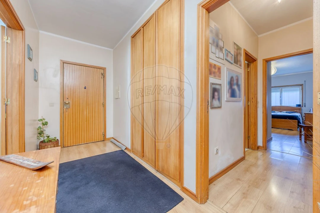 Apartamento T2 para Venda em Canelas Foto 1