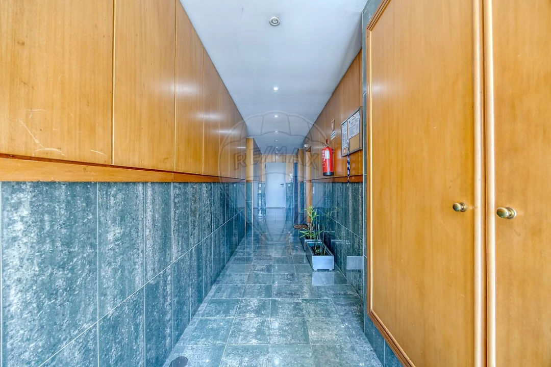 Apartamento T2 para Venda em Canelas Foto 20