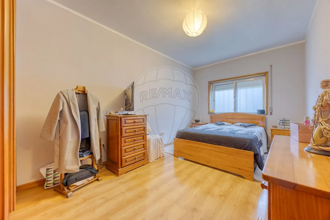 Apartamento T2 para Venda em Canelas Foto 13